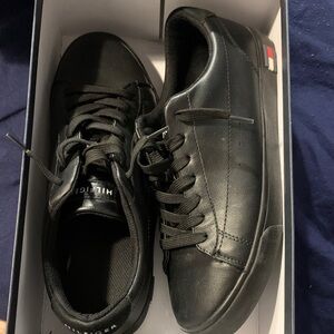 Tommy Hilfiger Men's Classic Black Sneakers